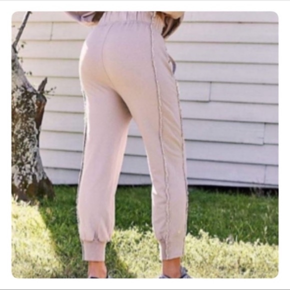 Free People WHERE THE WIND BLOWS 2 PIECE PULLOVER AND JOGGERS SET SIZE SMALL NWT - Picture 8 of 11